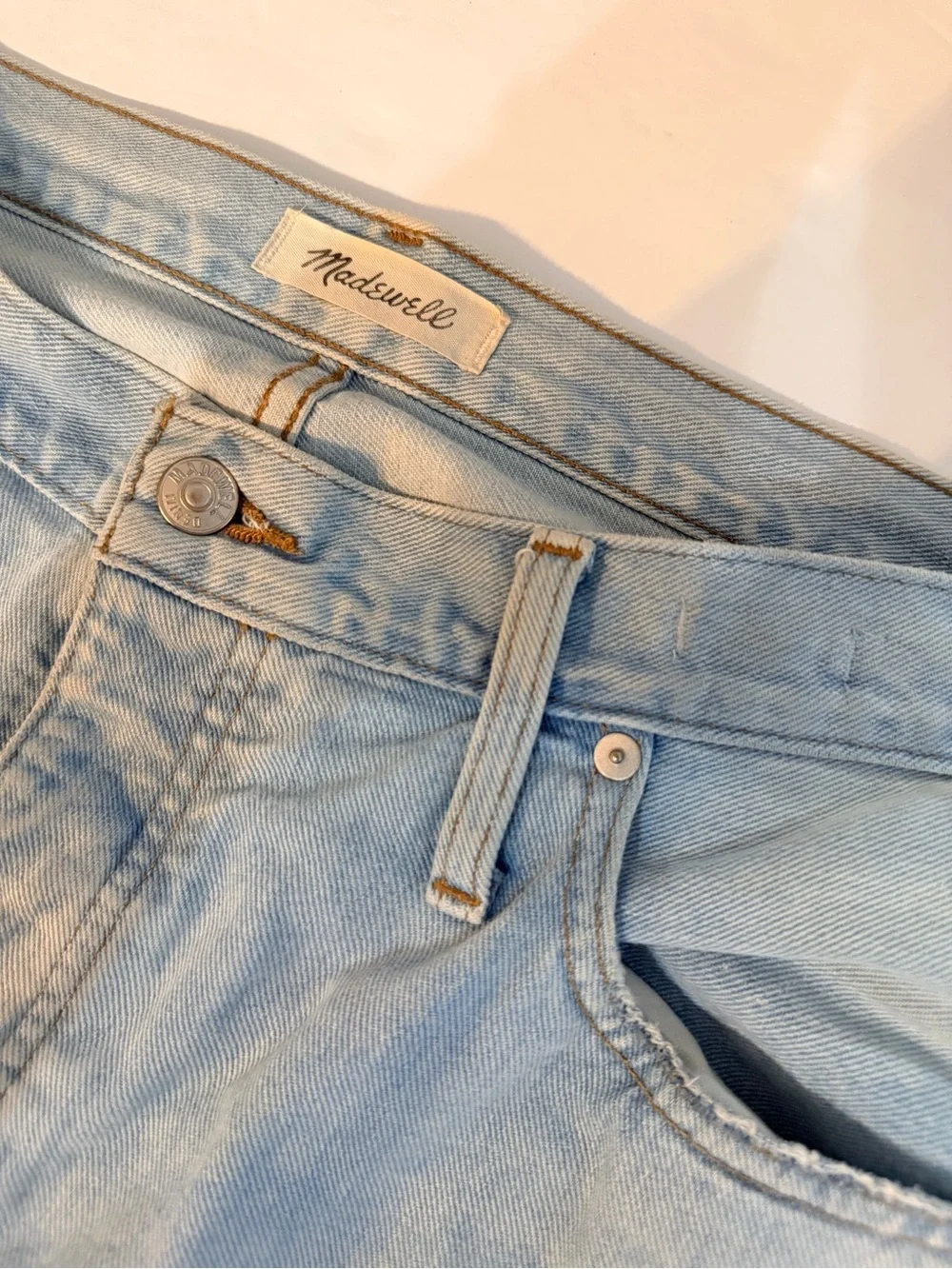 Madewell The Dad Jean Light Wash Size 32 Light Wash Distressed Button Fly